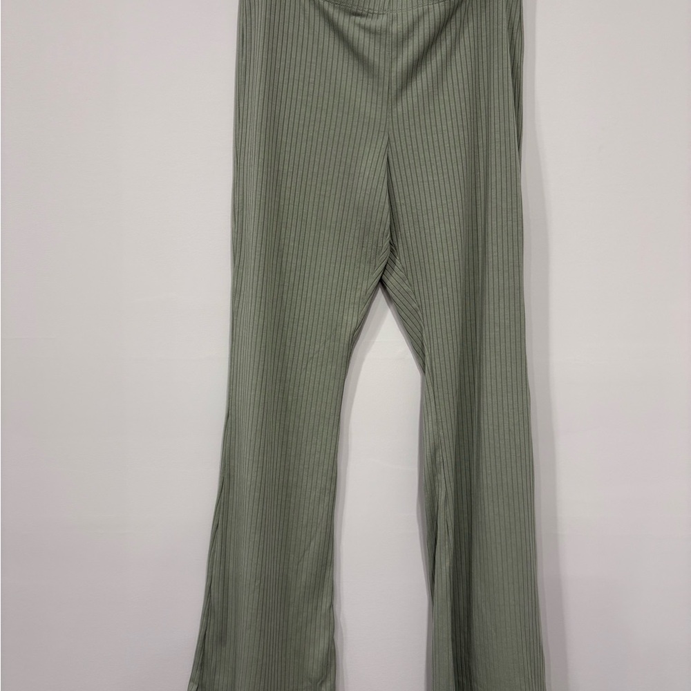 H&M Green Ribbed Leggings